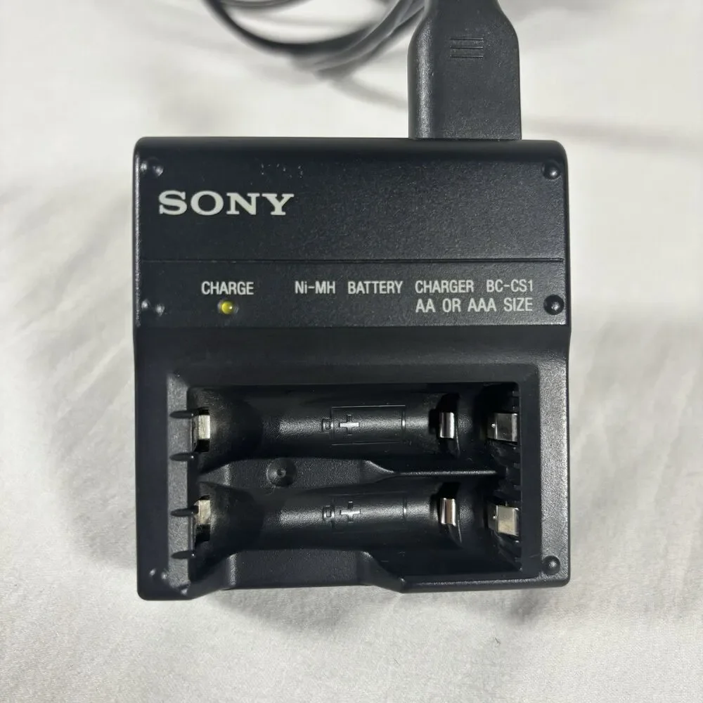 Sony BC-CS1 Battery Charger Charges Two 2 Batteries